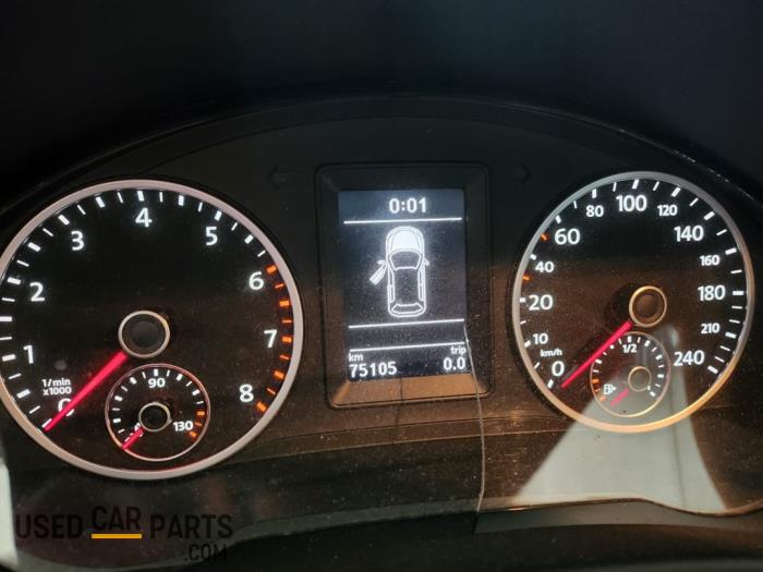 Volkswagen Tiguan 1.4 TSI 16V Samochód złomowany (2013, Czarny)