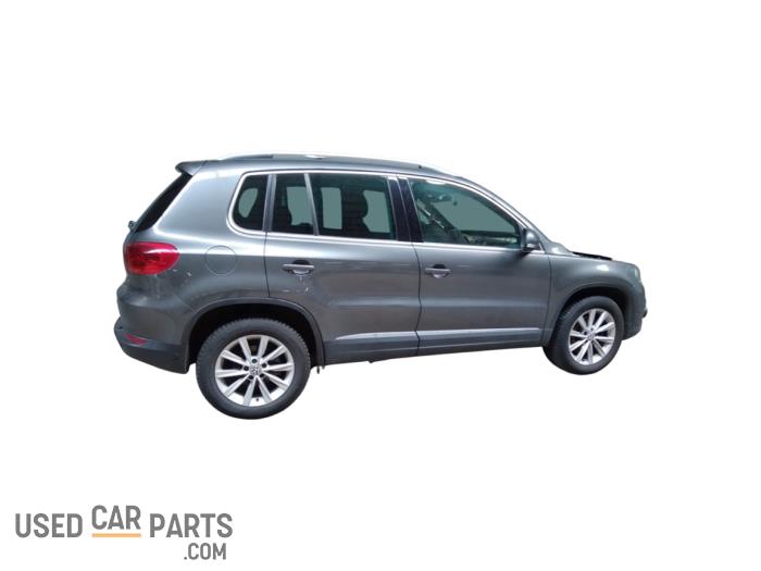 Volkswagen Tiguan 1.4 TSI 16V Samochód złomowany (2014, Szary)