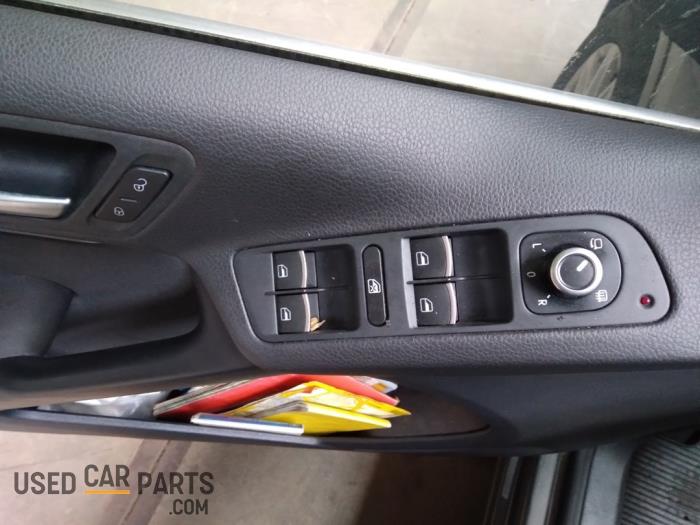 Volkswagen Tiguan 1.4 TSI 16V Samochód złomowany (2014, Szary)
