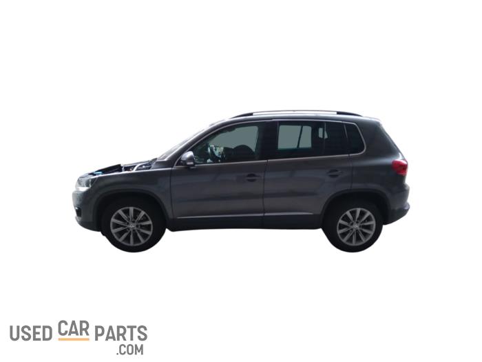 Volkswagen Tiguan 1.4 TSI 16V Samochód złomowany (2014, Szary)