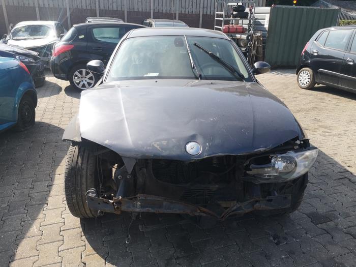 BMW 1 serie 118d 16V Salvage vehicle (2005, Gray)