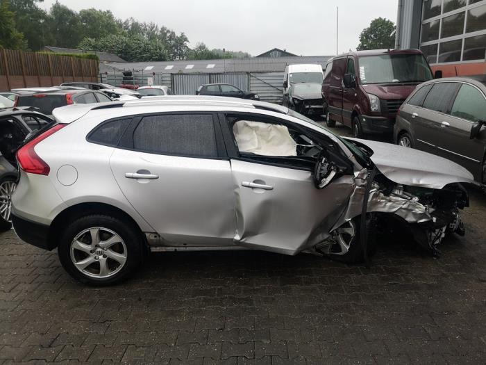 Volvo V40 Cross Country 1.5 T3 16V Geartronic Épave (2018, Argenté)