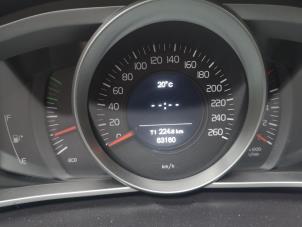 Volvo V40 Cross Country 1.5 T3 16V Geartronic Épave (2018, Argenté)
