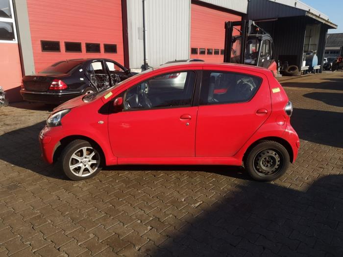 Toyota Aygo 1.0 12V VVT-i Salvage vehicle (2009, Red)