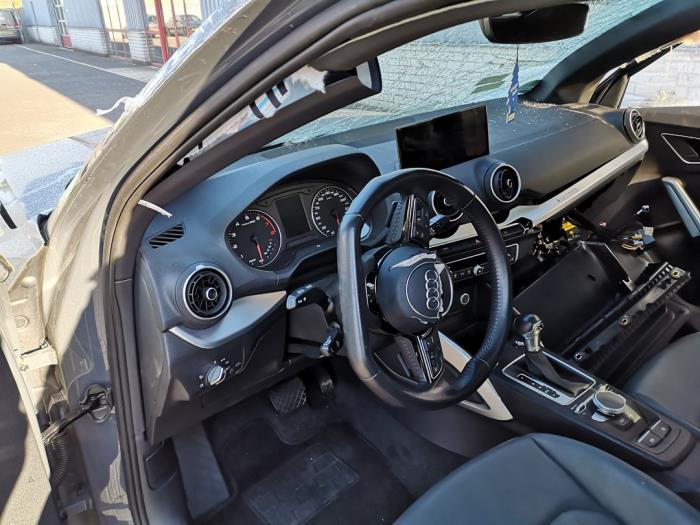 Audi Q2 1.4 TFSI 16V Vehículo de desguace (2017, Gris)