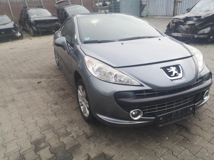 Peugeot 207 CC 1.6 16V Épave (2011, Gris)