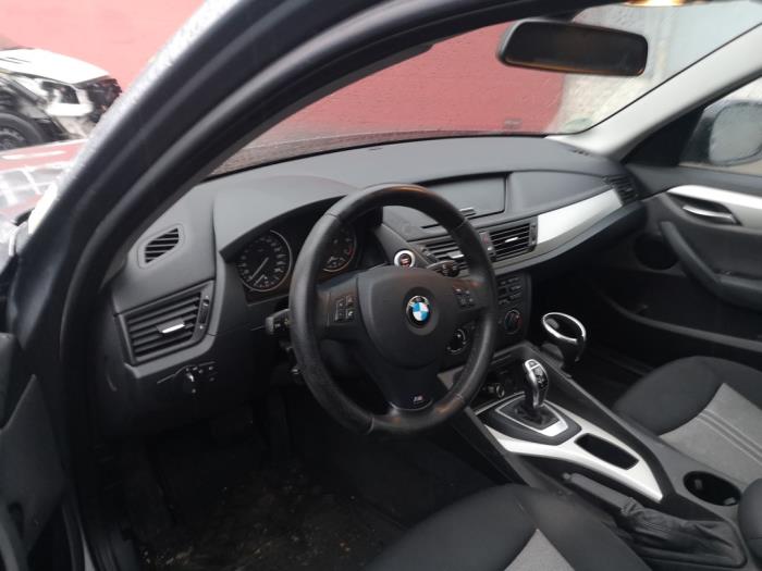 BMW X1 sDrive 20i 2.0 16V Twin Power Turbo Vehículo de desguace (2011, Gris)