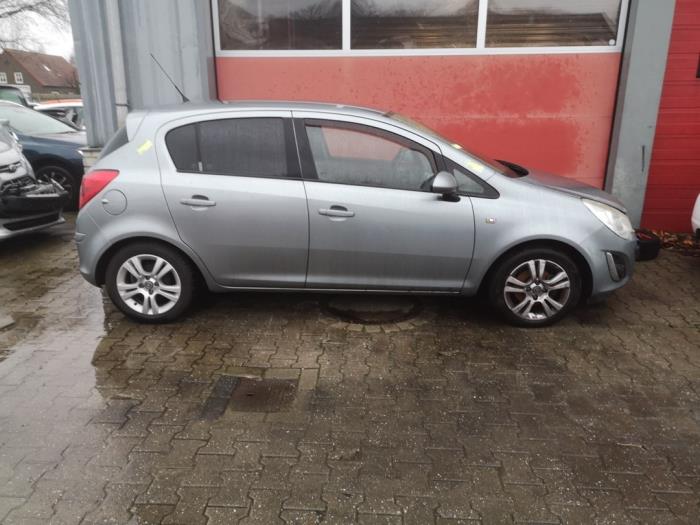 opel-corsa-d-1-3-cdti-16v-ecoflex-pave-2012-gris