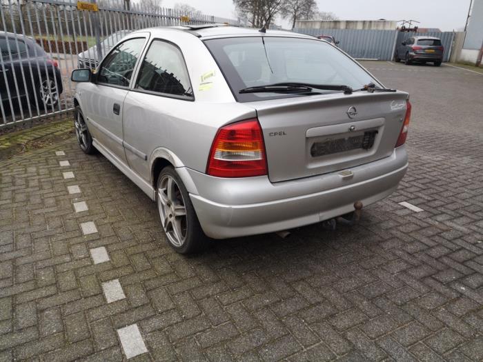 Opel Astra G 1.6 Épave (2000, Gris)