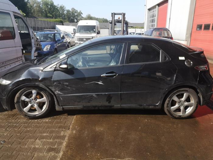 Honda Civic 1.4i Type S 16V Skrotfordon (2009, ZWART)