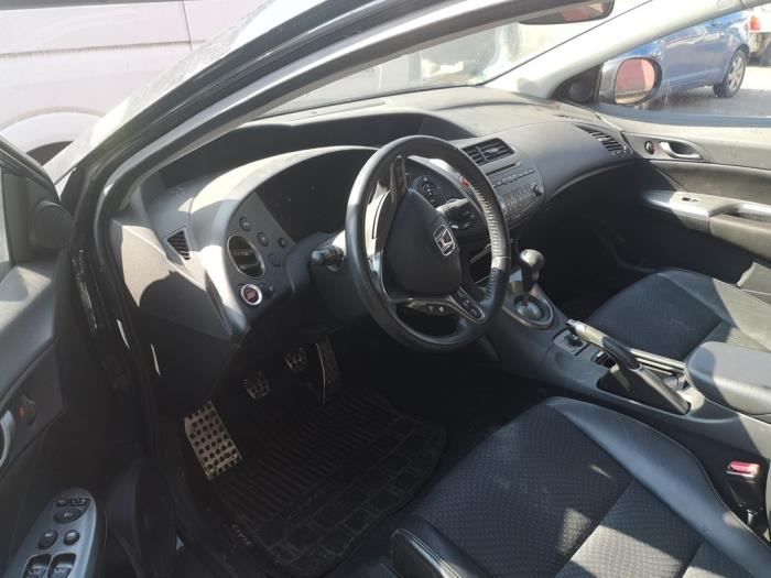 Honda Civic 1.4i Type S 16V Skrotfordon (2009, ZWART)