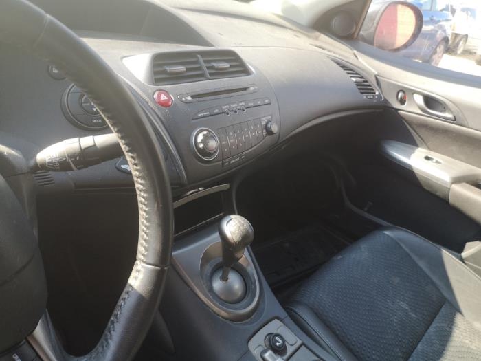 Honda Civic 1.4i Type S 16V Skrotfordon (2009, ZWART)