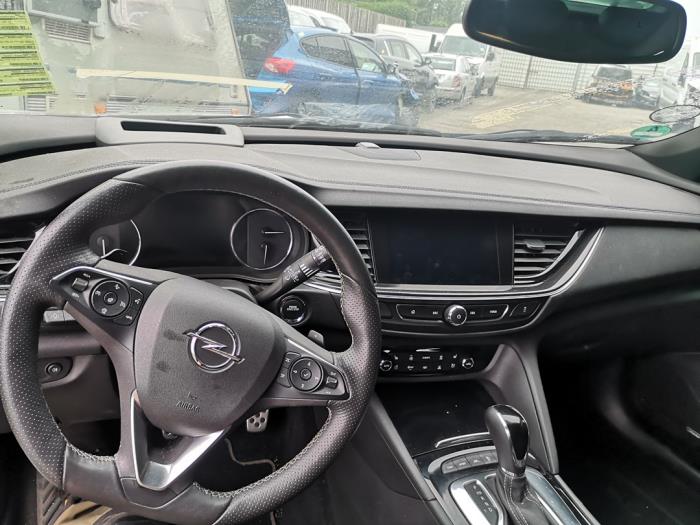 Opel Insignia Grand Sport 2.0 CDTI 16V 4x4 Samochód złomowany (2020, Bialy)