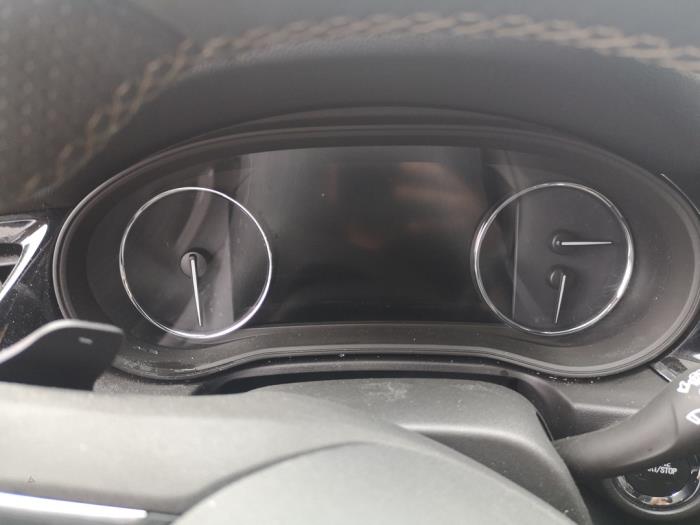 Opel Insignia Grand Sport 2.0 CDTI 16V 4x4 Samochód złomowany (2020, Bialy)
