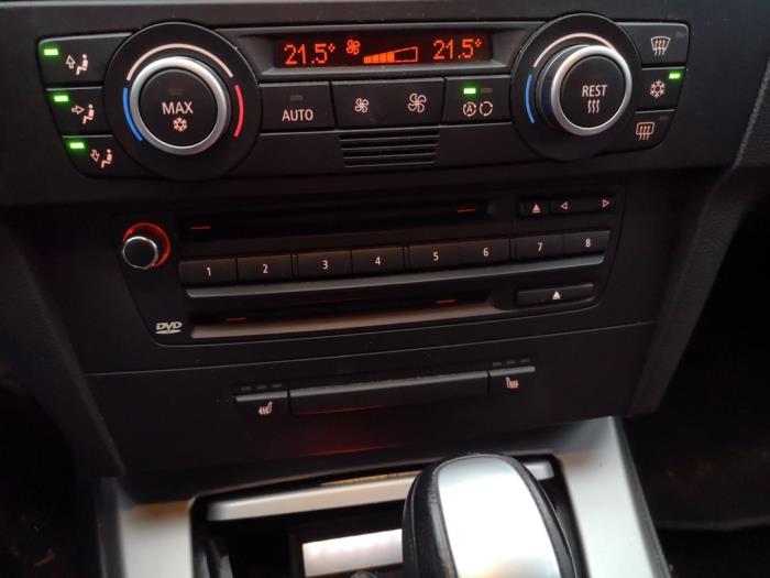 BMW 3 serie Touring 320i 16V Skrotfordon (2007, ZWART)