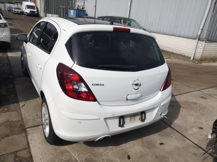 Opel Corsa D 1.4 16V Twinport Vehículo de desguace (2009, Blanco)