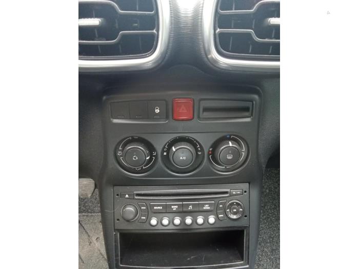 Citroen C3 Picasso 1.4 16V VTI 95 Schrottauto (2010, Beige)