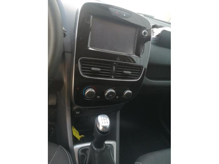 Renault Clio IV Estate/Grandtour 0.9 Energy TCE 90 12V Épave (2017, Blanc)