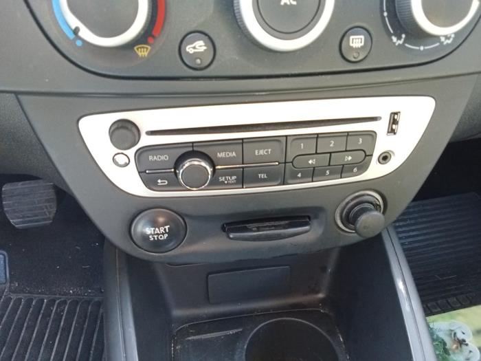 Renault Megane III Berline 1.5 dCi 90 Samochód złomowany (2012, Czerwony)