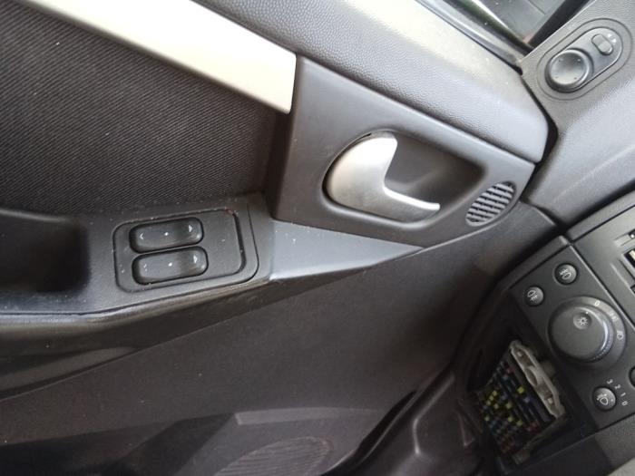 Opel Meriva 1.6 16V Skrotfordon (2005, GRIJS)