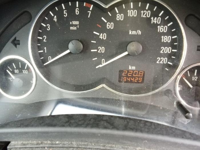 Opel Meriva 1.6 16V Skrotfordon (2005, GRIJS)