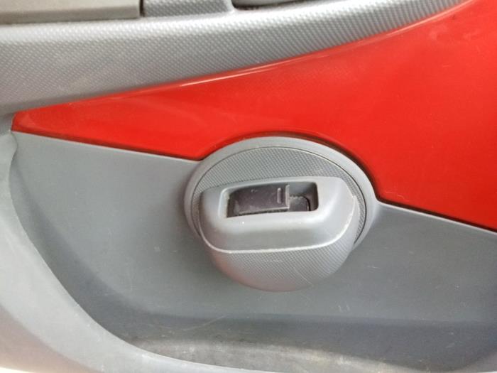 Toyota Aygo 1.0 12V VVT-i Vehículo de desguace (2010, Rojo)