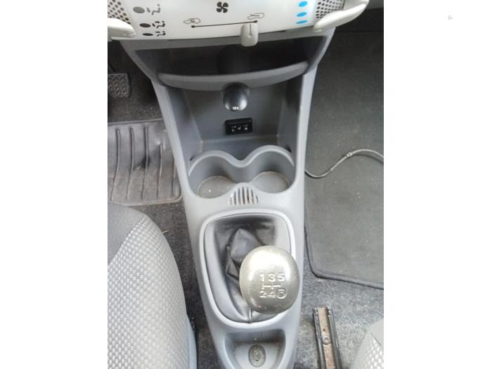 Toyota Aygo 1.0 12V VVT-i Vehículo de desguace (2010, Rojo)