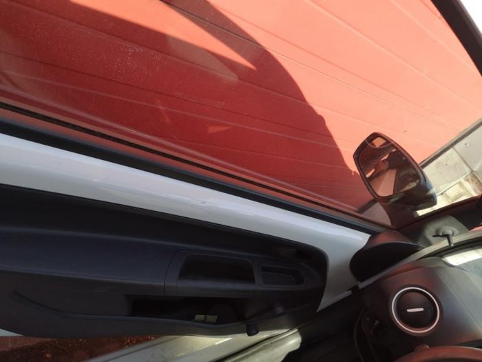 Volkswagen Up! 1.0 12V 60 Samochód złomowany (2015, Bialy)