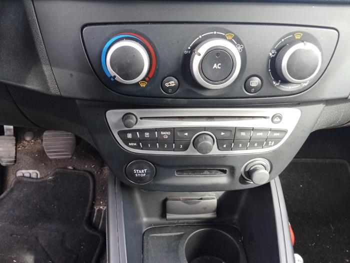 Renault Megane III Grandtour 1.5 dCi 90 Schrottauto (2011, Grau)