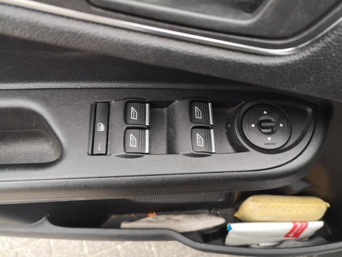Ford B-Max 1.6 Ti-VCT 16V Schrottauto (2015, Grau)