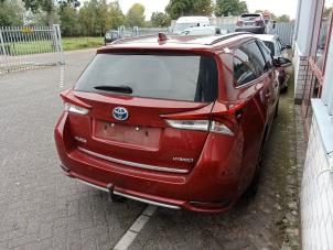 Toyota Auris Touring Sports 1.8 16V Hybrid Épave (2017, Rouge)