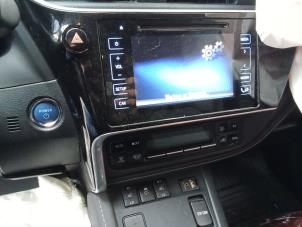 Toyota Auris Touring Sports 1.8 16V Hybrid Épave (2017, Rouge)