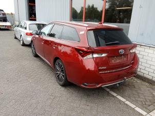 Toyota Auris Touring Sports 1.8 16V Hybrid Épave (2017, Rouge)