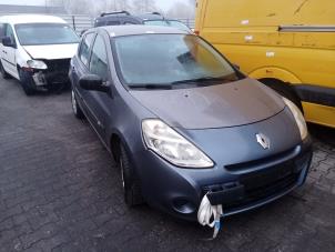 Renault Clio III 1.2 16V 75  (Skrot)