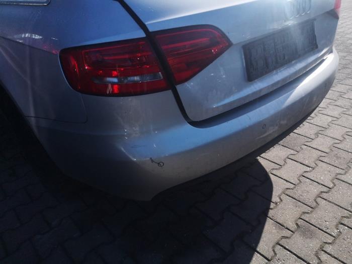 Audi A4 Avant 2.0 TDI 16V Samochód złomowany (2011, Szary)