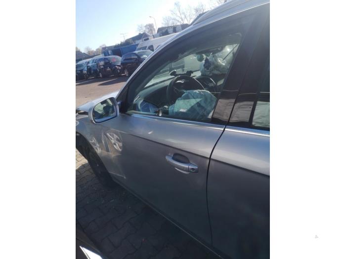 Audi A4 Avant 2.0 TDI 16V Samochód złomowany (2011, Szary)