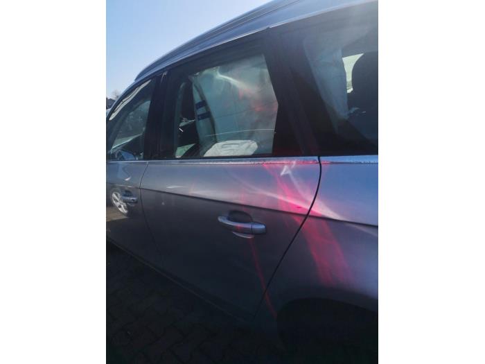 Audi A4 Avant 2.0 TDI 16V Samochód złomowany (2011, Szary)