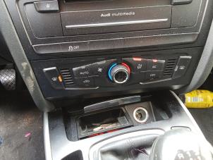 Audi A4 Avant 2.0 TDI 16V Samochód złomowany (2011, Szary)