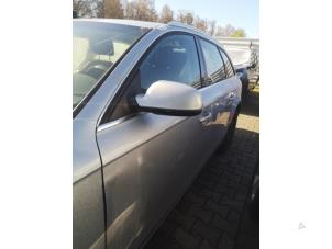 Audi A4 Avant 2.0 TDI 16V Samochód złomowany (2011, Szary)