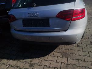 Audi A4 Avant 2.0 TDI 16V Samochód złomowany (2011, Szary)
