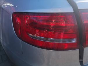 Audi A4 Avant 2.0 TDI 16V Samochód złomowany (2011, Szary)