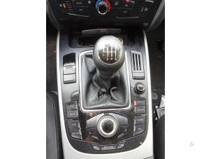 Audi A4 Avant 2.0 TDI 16V Samochód złomowany (2011, Szary)