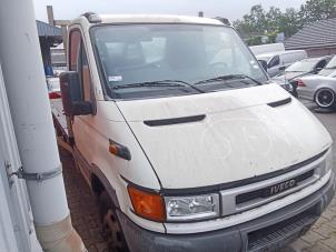 Iveco New Daily III 40C13 Samochód złomowany (2004, Bialy)