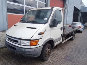 Iveco New Daily III 40C13 Samochód złomowany (2004, Bialy)
