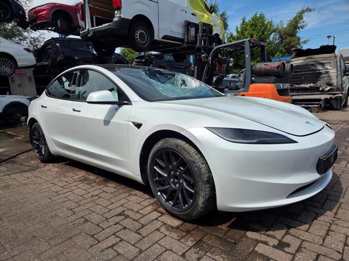 Tesla Model 3 RWD 60 kWh Vehículo de desguace (2025, Blanco)