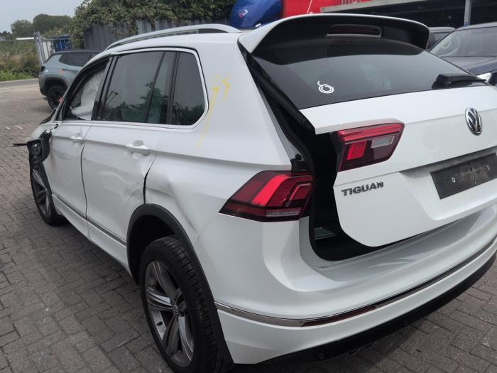 Volkswagen Tiguan 2.0 TSI 16V 4Motion Vehículo de desguace (2019, Blanco)