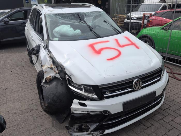 Volkswagen Tiguan 2.0 TSI 16V 4Motion Vehículo de desguace (2019, Blanco)