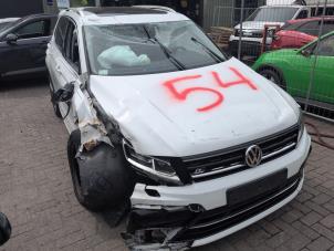 Volkswagen Tiguan 2.0 TSI 16V 4Motion Vehículo de desguace (2019, Blanco)