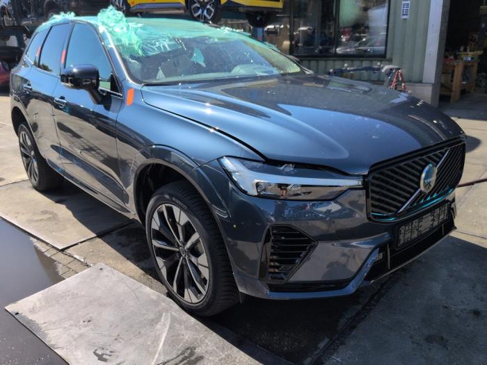 Volvo XC60 II 2.0 T6 16V Recharge, Twin Engine AWD Vehículo de desguace (2026, Azul)