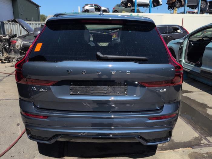 Volvo XC60 II 2.0 T6 16V Recharge, Twin Engine AWD Vehículo de desguace (2026, Azul)